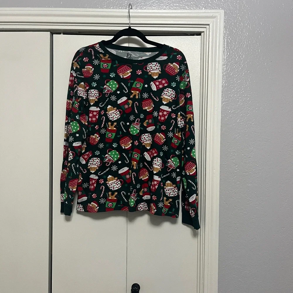 PJ Place‎ Womens Long Sleeve Christmas Pajama Top Gingerbread  Print L